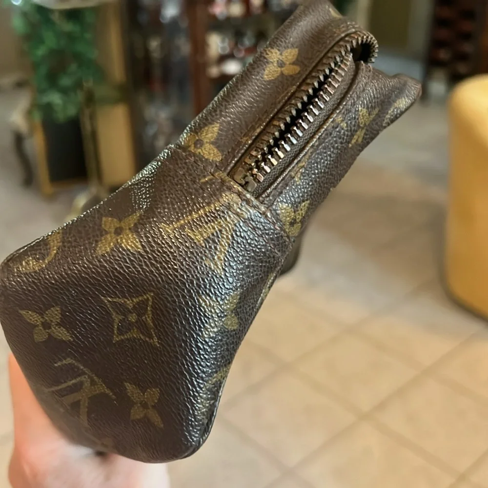 ✨ Vintage Louis Vuitton Monogram Travel / Toiletry Pouch ✨